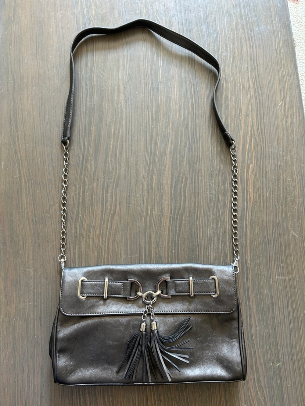 Women’s Elle Silver Purse with detachable strap for clutch